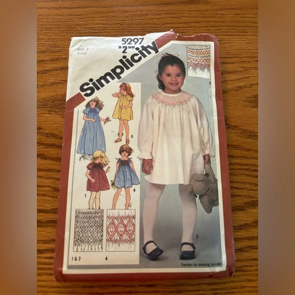 Simplicity 5297 Girl’s Dress Uncut Sewing Pattern transfers for smocking Size 3